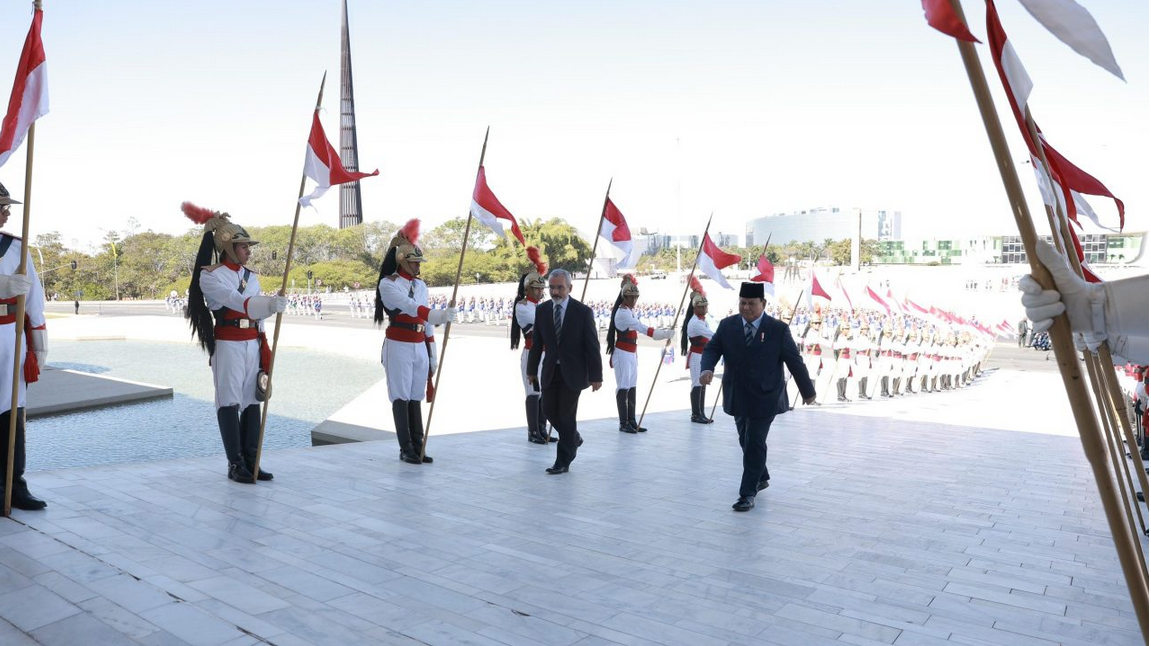 Presiden Prabowo Disambut di Istana Planalto, Brasilia