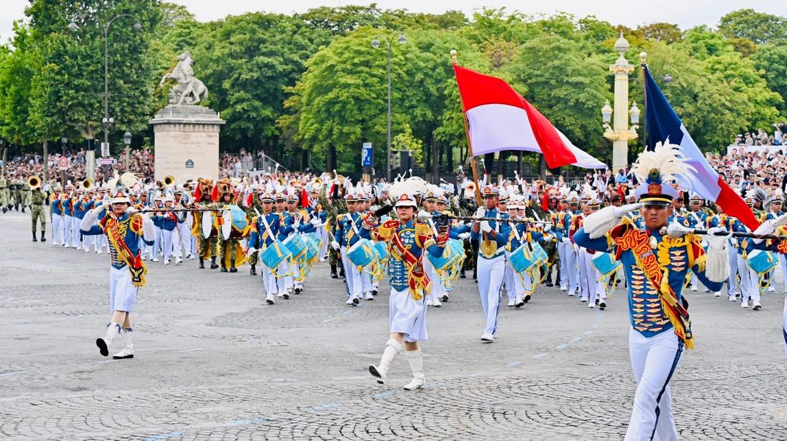 Membuka Parade di Paris, Satgas Patriot II Indonesia Curi Perhatian di Bastille Day 2025