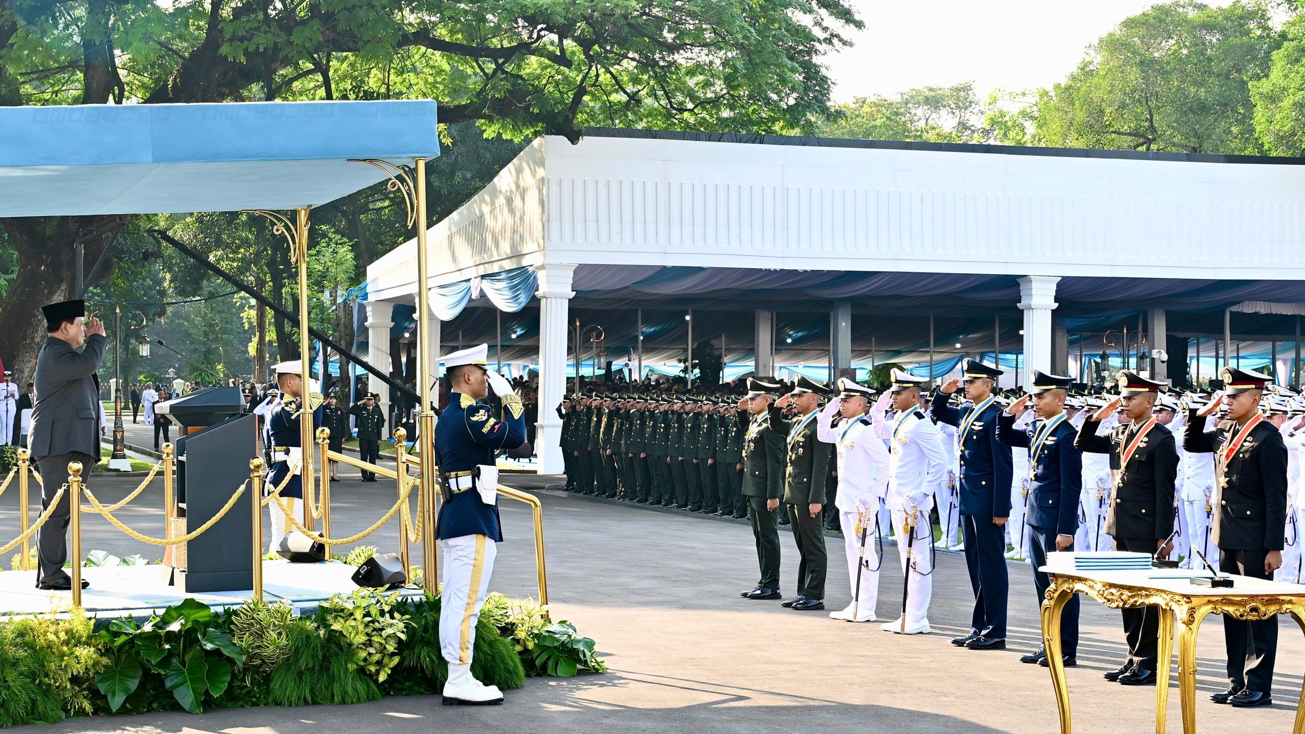 Pelantikan 2.000 Perwira TNI dan Polri oleh Presiden Prabowo di Istana Merdeka 2025