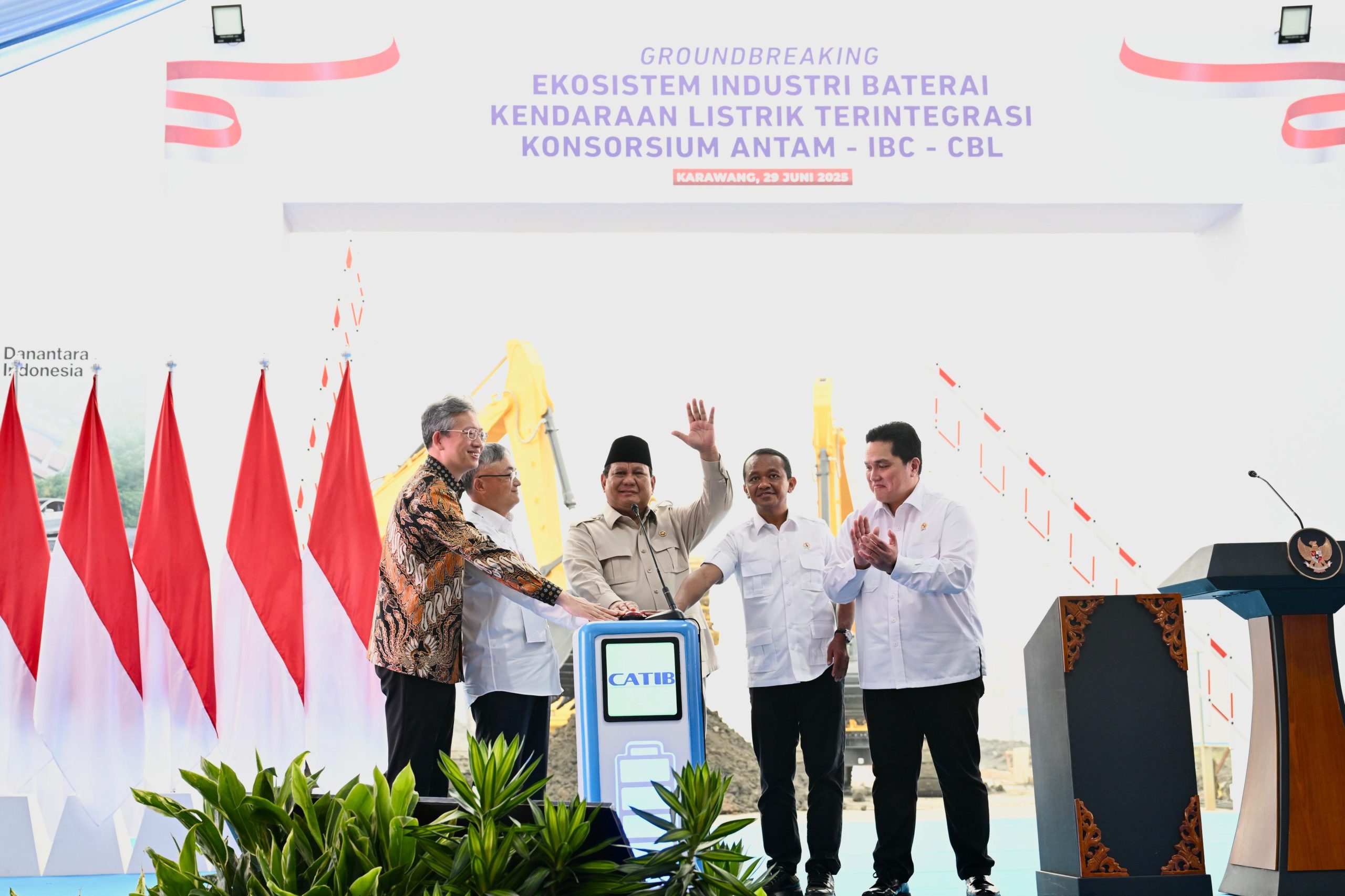 Prabowo Resmikan Proyek Baterai Terbesar di Asia Tenggara, Dukung Hilirisasi Nasional
