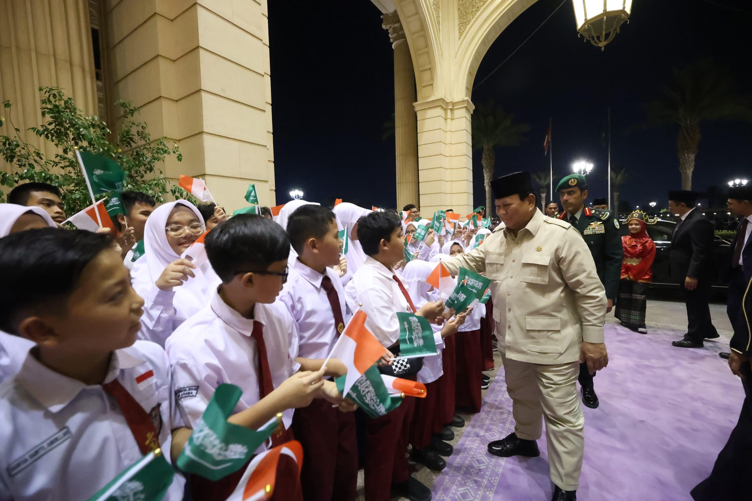 Prabowo Diterima Hangat oleh Siswa dan Diaspora Indonesia di Jeddah