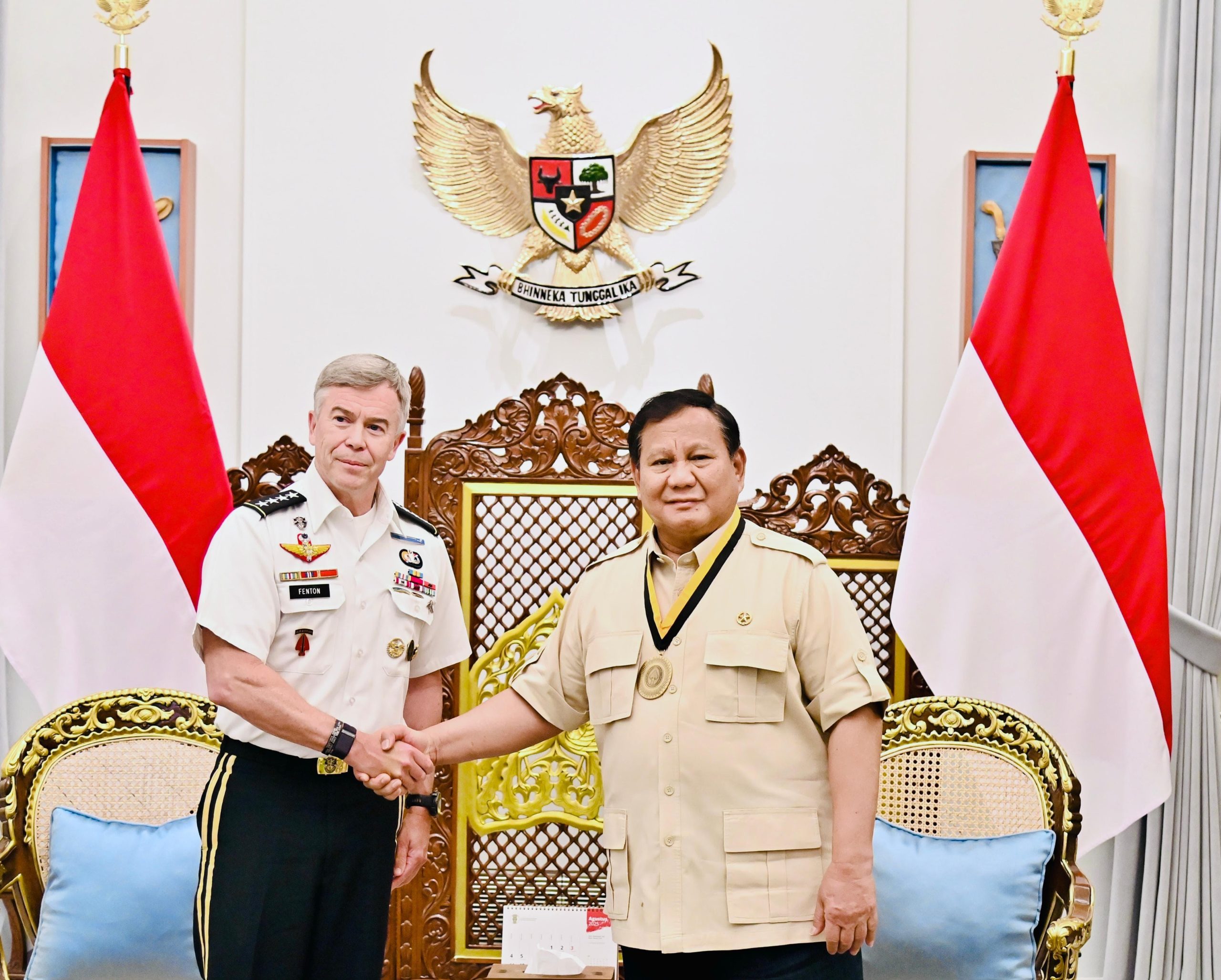 Presiden Prabowo Dapat Medali Kehormatan dari Operasi Khusus AS di Istana Merdeka