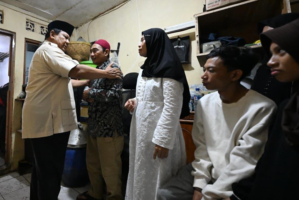 Prabowo Takziah ke Rumah Affan Kurniawan, Sampaikan Dukacita