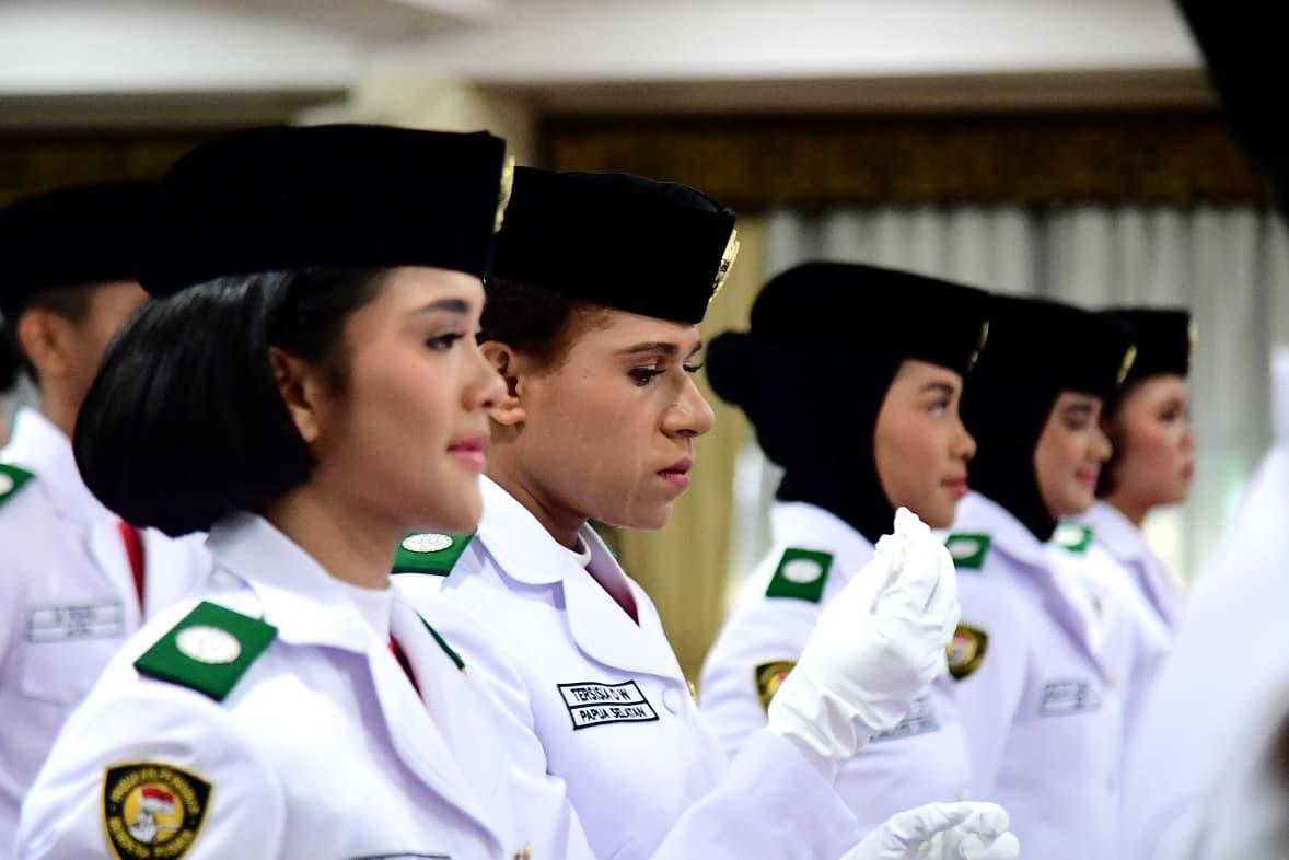 Tim “Indonesia Berdaulat” Sambut HUT ke-80 RI dengan Kibarkan Bendera Merah Putih