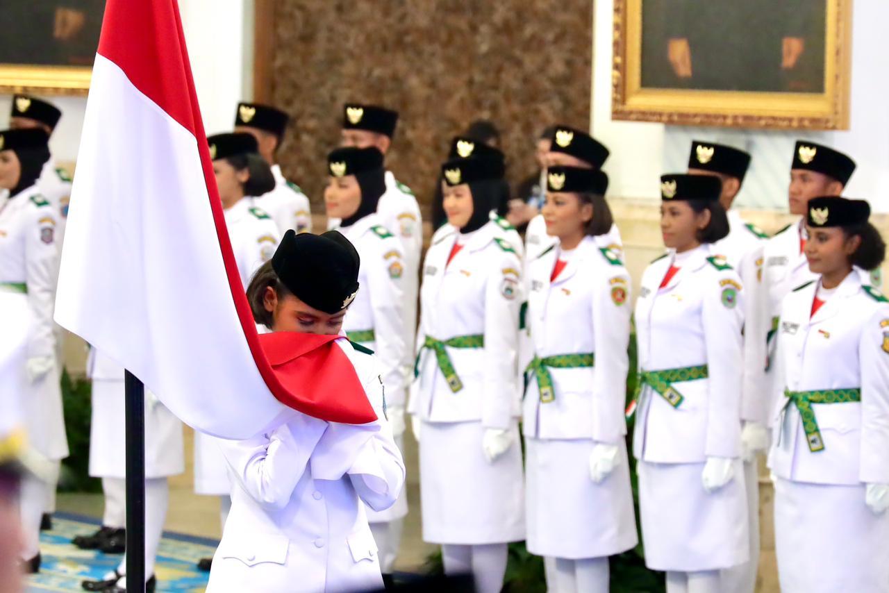 Mensesneg Kukuhkan 76 Anggota Paskibraka 2025