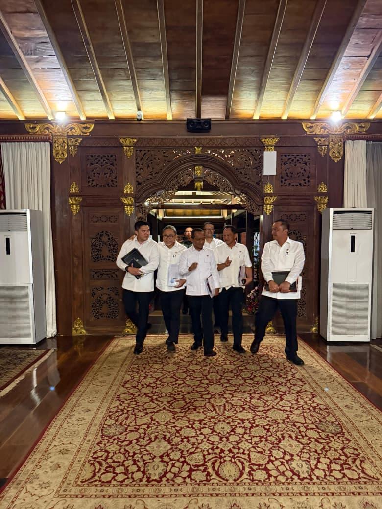 Pertemuan Mendadak Presiden Prabowo: Penertiban Hutan & Tambang Ilegal
