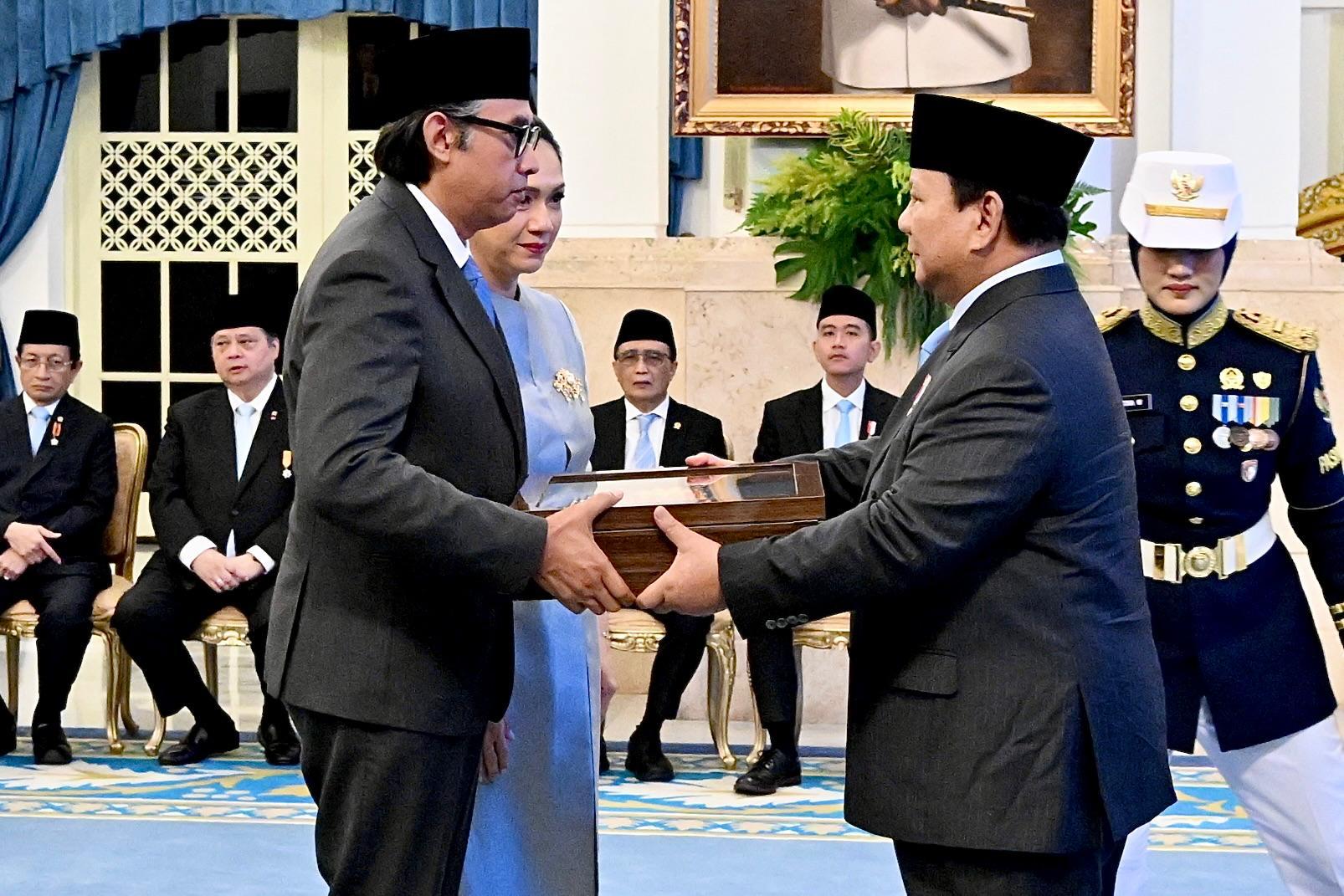 Hoegeng & Ben Mboi: Kisah Pengabdian pada Bangsa