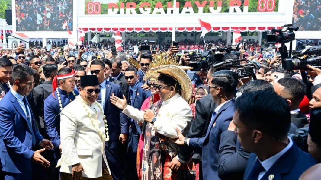Presiden Prabowo Bergoyang di Istana Merdeka dengan Tabola Bale