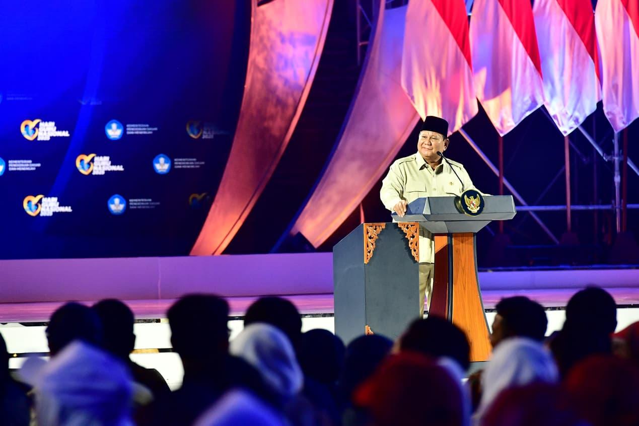 Prabowo Hadiri Puncak Hari Guru Nasional 2025