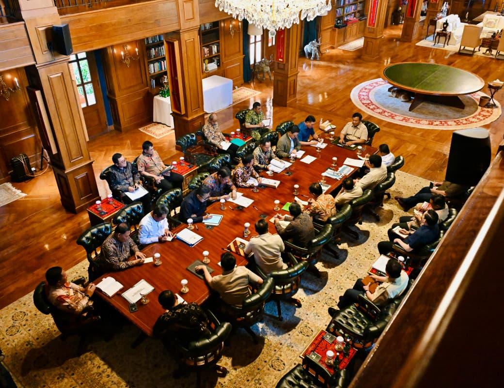 Prabowo Pimpin Ratas: Percepatan Penanganan Bencana & Kesiapan Libur Nataru