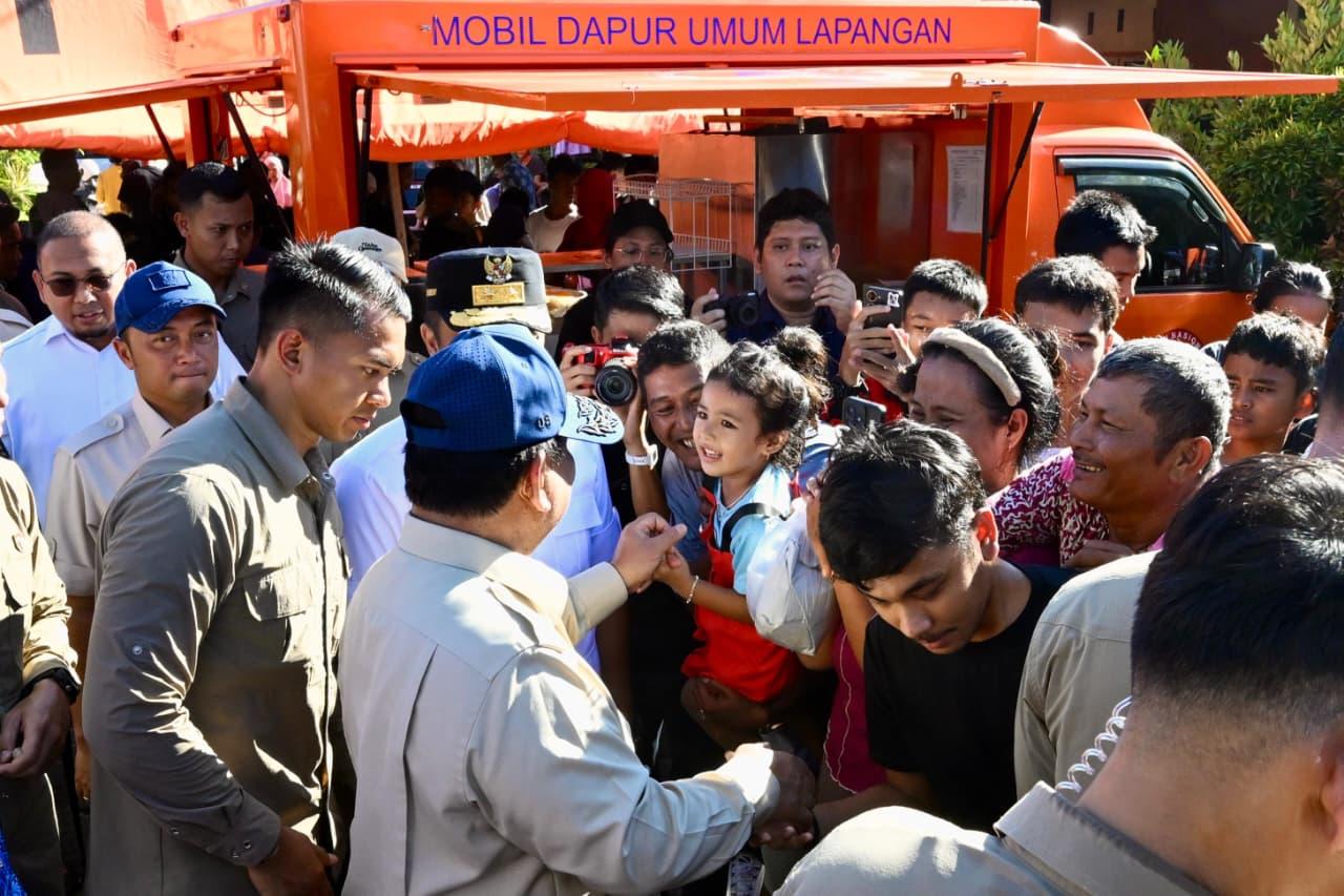 Presiden Disambut Meriah di Posko Pengungsian Padang Pariaman